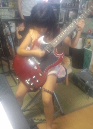 20150822_play_guiter